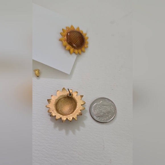 Sunflower Earrings in Yellow and Brown Vtg Enamel Sunflower Earrings - Picture 12 of 14